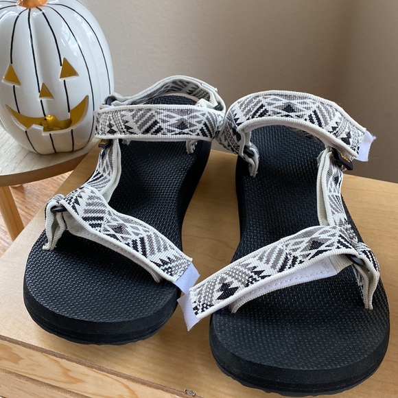 Teva sandals - Picture 2 of 4